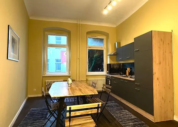 Schoenes Grosses Apartment Im Zentrum Berlins